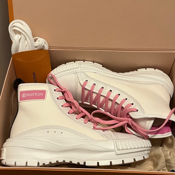 LV Squad Sneaker boot 36.5 - Picture 1 of 6